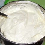 Ein geiles Dessert, das alle lieben: Quarkcreme mit Erdbeeren im Glas