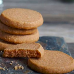 Weihnachtsplätzchen – Walnuss Marzipan Taler