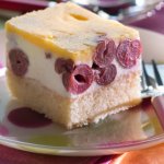 SCHOKOLADENGUGELHUPF MIT KÄSEWIRBEL