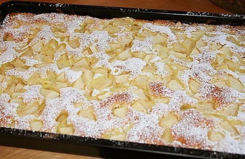 BLITZSCHNELLER APFELKUCHEN, IN 10 MINUTEN BEREIT FÜR DEN OFEN