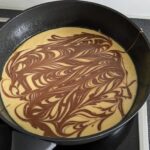 Hersheys „Perfectly Chocolate“ Schokoladenkuchen mit Moussefüllung und Schokoladenglasur